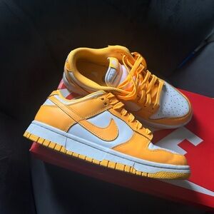 Nike Dunk Low
Laser Orange size 7.5